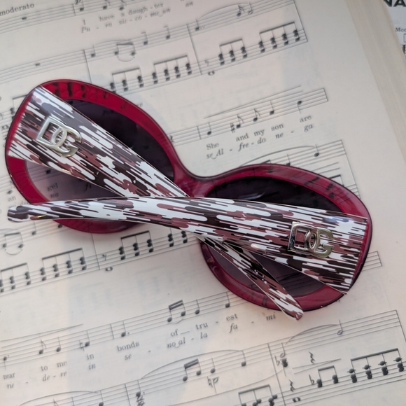 D&G Red Women's Sunglasses - Picture 7 of 7